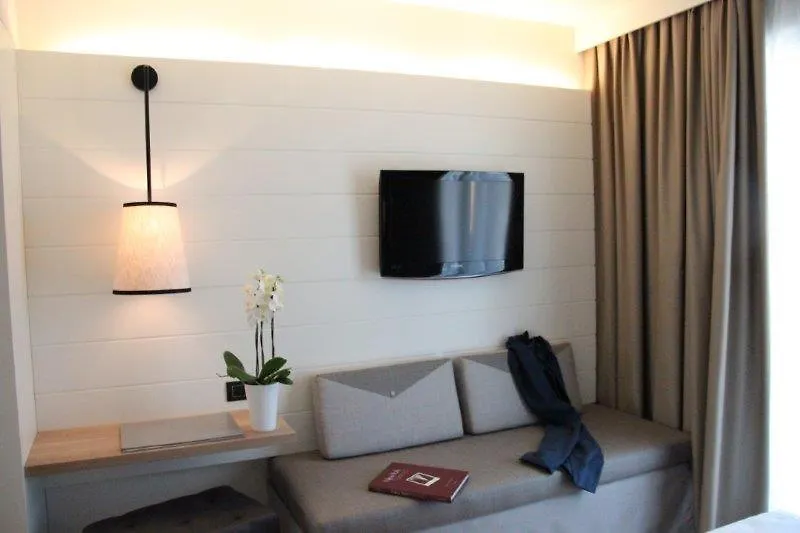 Hotel Виареджо 4*,