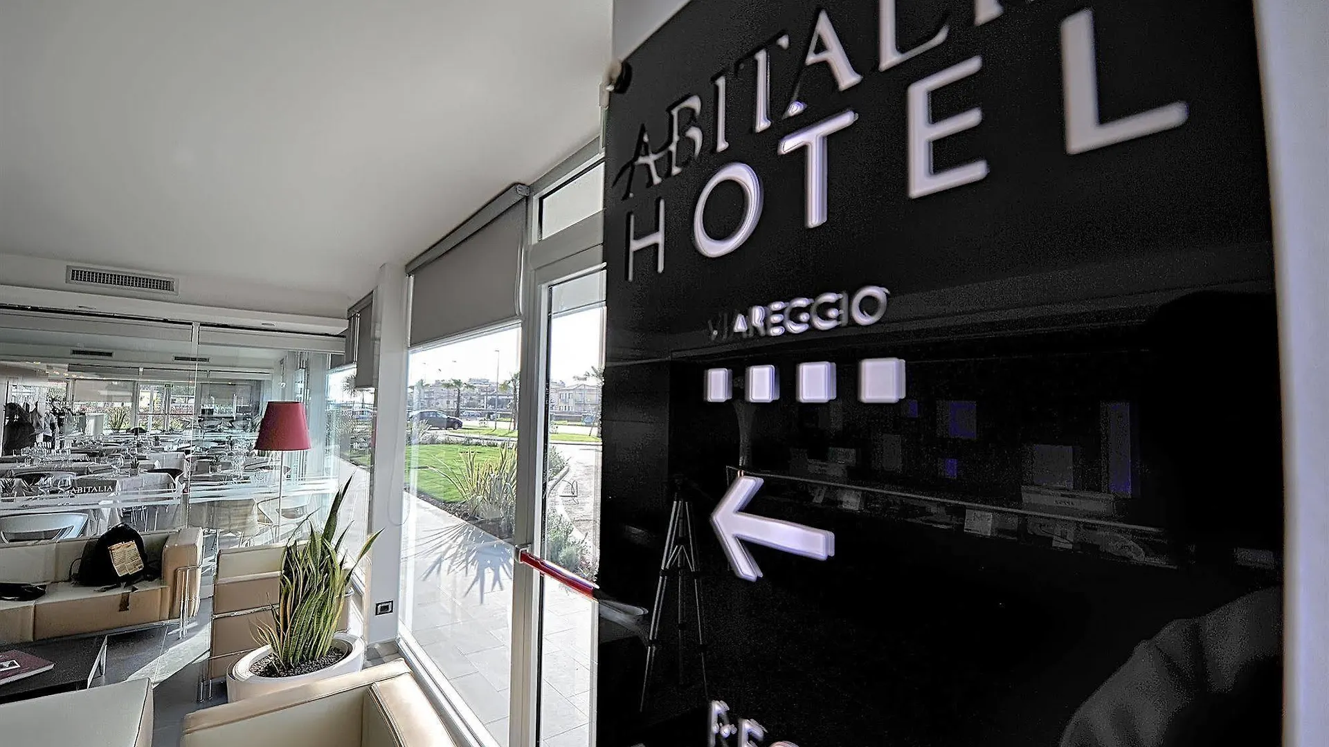 Hotel Виареджо