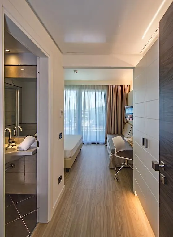 Hotel Виареджо